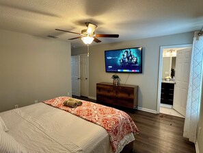 4 Schlafzimmer, Bügeleisen/Bügelbrett, kostenloses WLAN, Bettwäsche