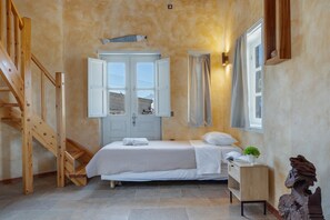 1 chambre, fer et planche à repasser, Wi-Fi gratuit, draps fournis