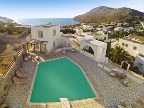 Pool - Room 'Triple  Pool View No 1' with Shared Pool, Wi-Fi and Air Conditioning (Patmos)