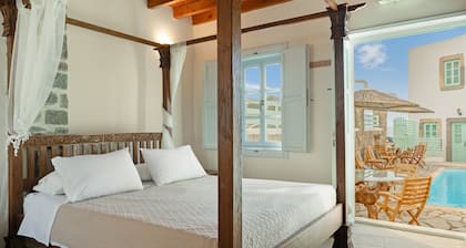 Room 'Triple Pool View No 1' with Shared Pool, Wi-Fi and Air Conditioning