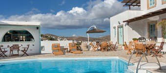 Room 'Triple Pool View No 1' with Shared Pool, Wi-Fi and Air Conditioning