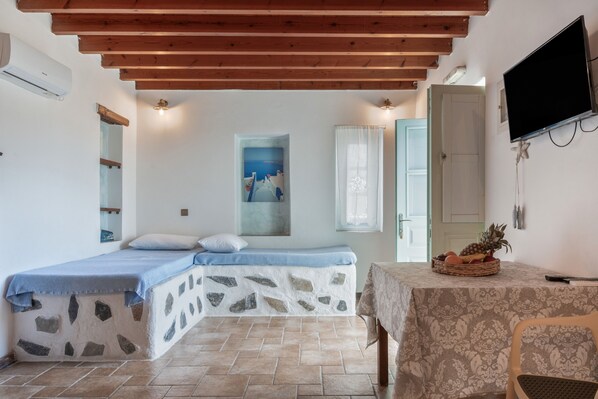 1 habitación, tabla de planchar con plancha, wifi gratis y ropa de cama 