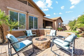 Terrace/patio - Large Single Story Home with Pool Table. Close to Golf and Green Spaces.   (Florence)