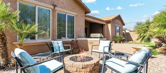 Large Single Story Home with Pool Table. Close to Golf and Green Spaces.