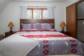 6 bedrooms, desk, iron/ironing board, travel cot