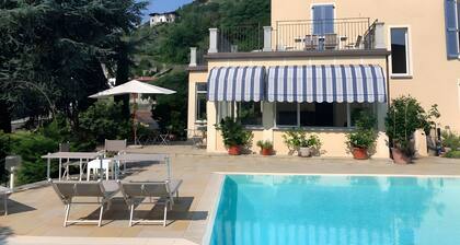 Pension 'Camera Matrimoniale Vista Lago' mit Bergblick, Pool und Wi-Fi