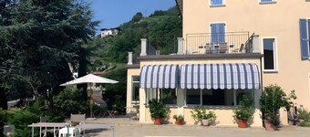 Bed and Breakfast 'Camera Matrimoniale Vista Lago' with Mountain View, Pool and Wi-Fi