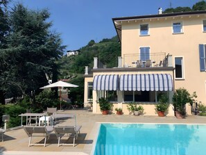 Pool - Bed and Breakfast 'Camera Matrimoniale Vista Lago' with Mountain View, Pool and Wi-Fi (Domaso)