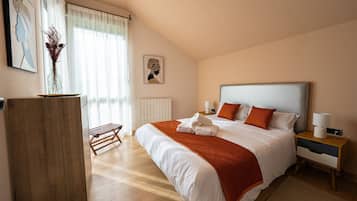 4 bedrooms, iron/ironing board, free WiFi, bed sheets