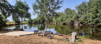 Bed and Breakfast 'Chambre 3 Et 4' with Lake View, Shared Pool and Shared Garden