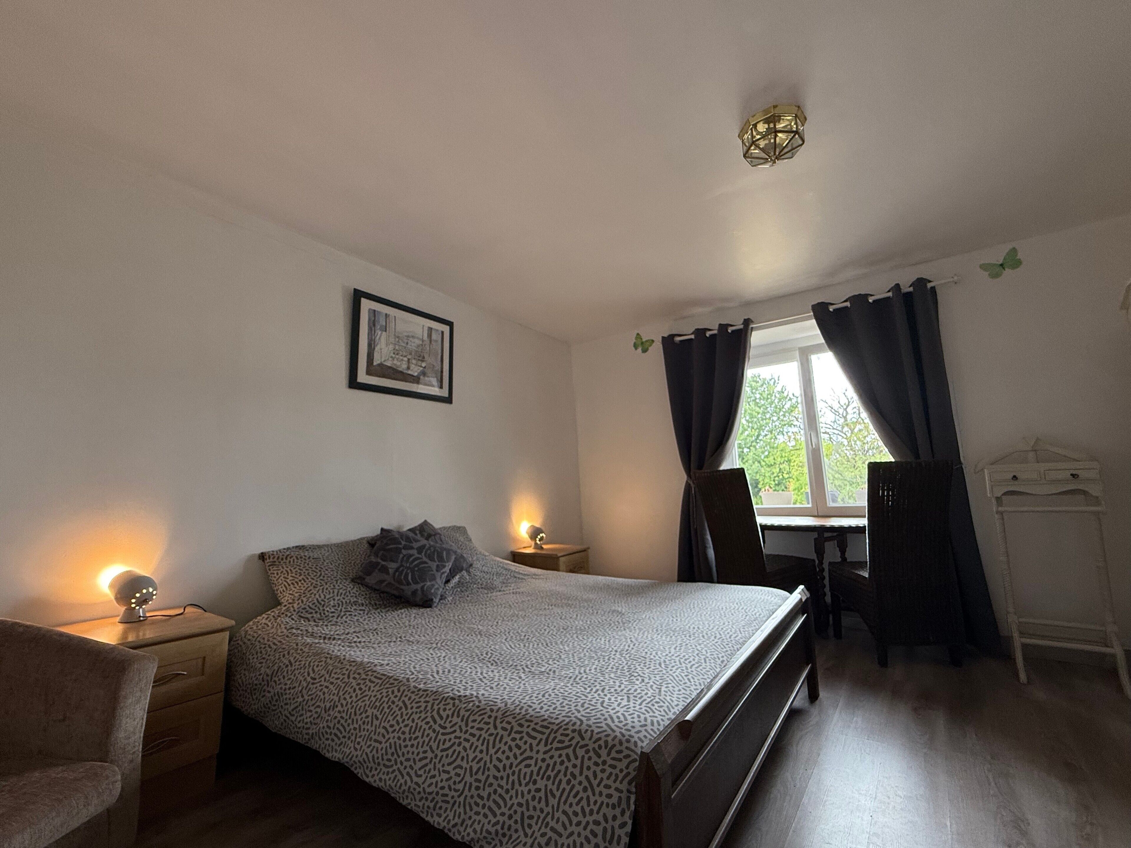 2 bedrooms, bed sheets