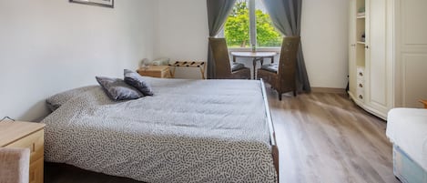 2 bedrooms, bed sheets