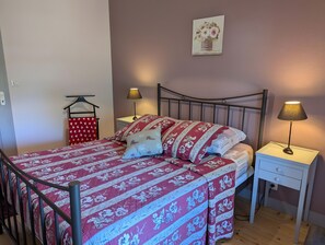 4 Schlafzimmer, Bügeleisen/Bügelbrett, kostenloses WLAN, Bettwäsche