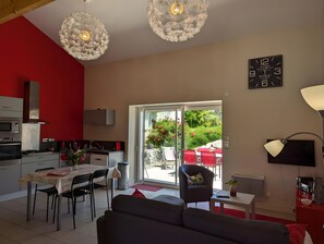 Interior - Holiday Home 'La Bonne Chauffe-Col De Cygne' with Shared Pool, Private Terrace and Wi-Fi (Verrières)