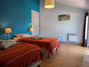 2 bedrooms, iron/ironing board, free WiFi, bed sheets - Holiday Home 'La Bonne Chauffe-Col De Cygne' with Shared Pool, Private Terrace and Wi-Fi (Verrières)