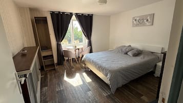 1 Schlafzimmer, Bügeleisen/Bügelbrett, kostenloses WLAN, Bettwäsche