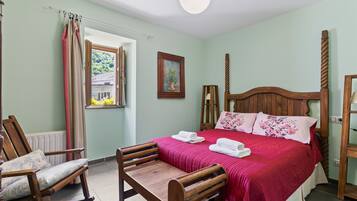 1 soverom, strykejern/-brett, wi-fi (inkludert) og sengetøy