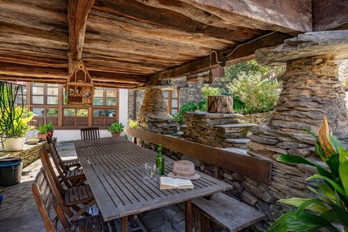 Apartment 'Apartamento Narcea 1' with Mountain View, Private Terrace and Wi-Fi