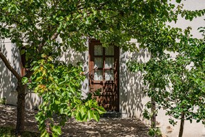 Exterior detail - Apartment 'Apartamento Narcea 1' with Mountain View, Private Terrace and Wi-Fi (Cibuyo)