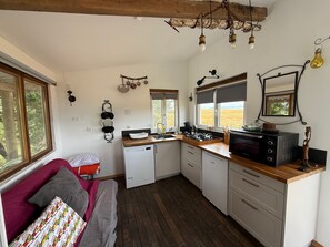 Refrigerador, horno, parrilla de estufa y lavavajillas 