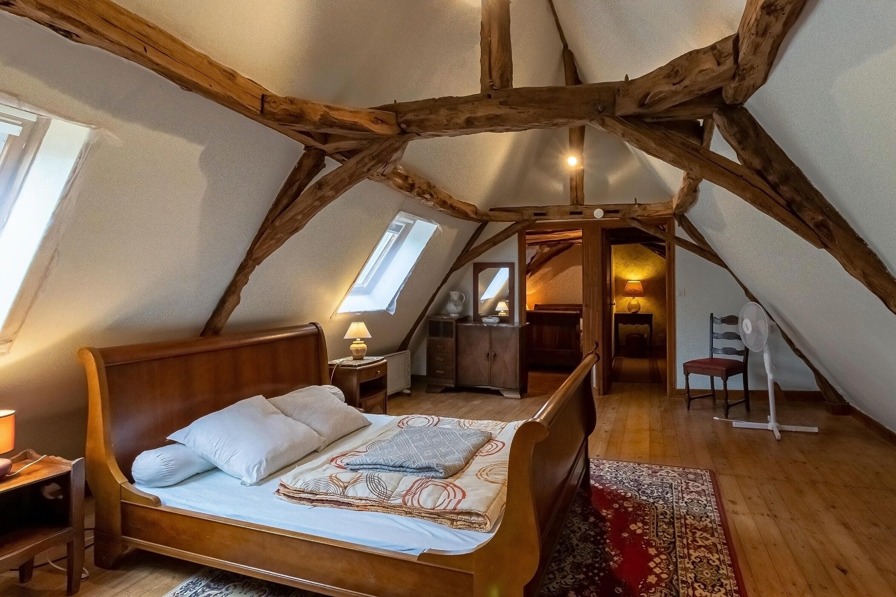 4 bedrooms, desk, iron/ironing board, free WiFi