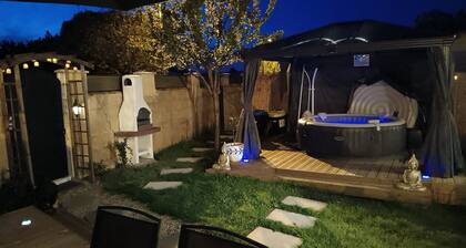 Holiday Home 'Le Petit Marais' with Private Garden, Wi-Fi and Air Conditioning