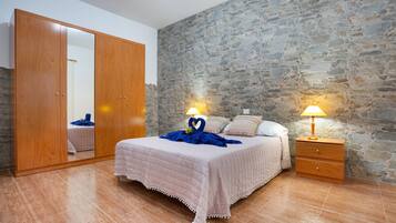 3 habitaciones, tabla de planchar con plancha y wifi gratis