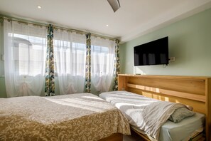 Free WiFi, bed sheets