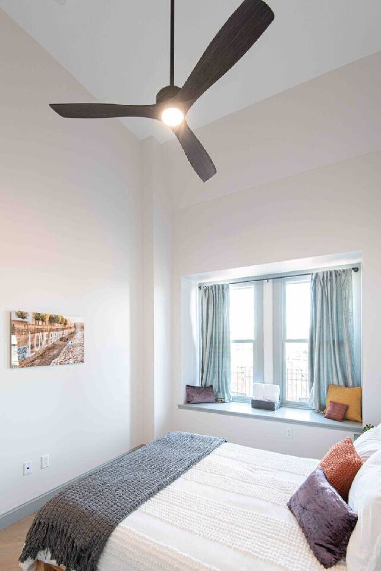 Iron/ironing board, travel crib, WiFi, bed sheets