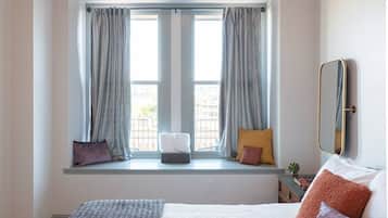 Iron/ironing board, travel crib, WiFi, bed sheets