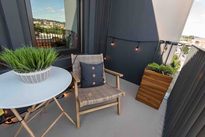 Historic Morris Ave- Private Balcony & City Views!