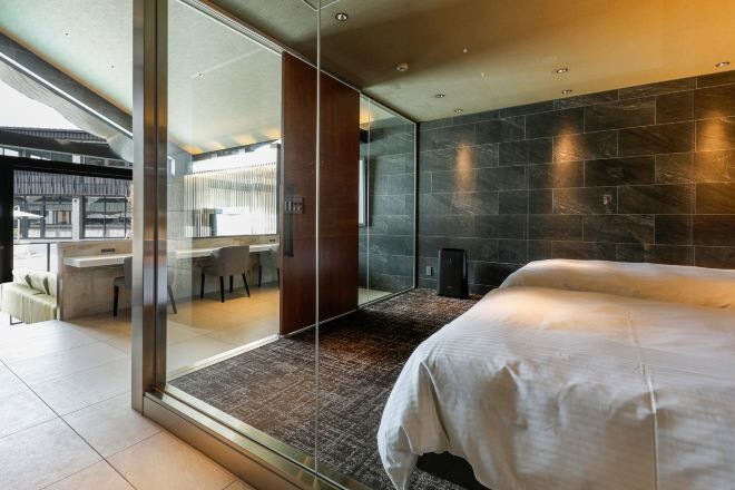 In-room safe, soundproofing, iron/ironing board, free WiFi