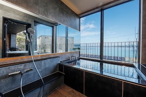 Bathrobes, slippers - FIVE SPRING RESORT THE SHIRAHAMA (Shirahama)