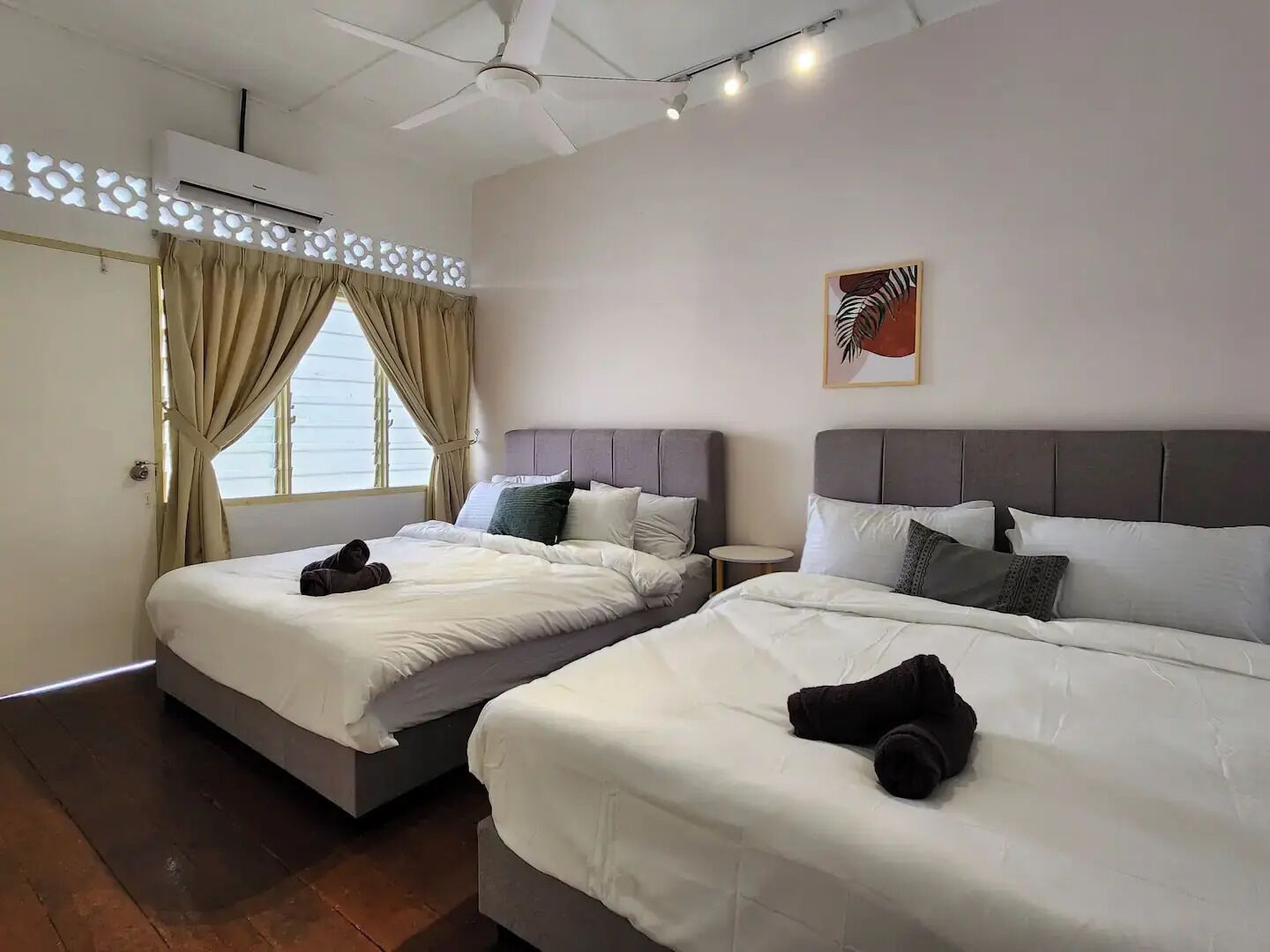 5 bedrooms, iron/ironing board, free WiFi, bed sheets