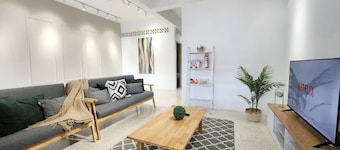 Spacious 5bedroom Petaling Jaya Landed Home at Seksyen 17, 18pax/Jaya1/Phileo/UM