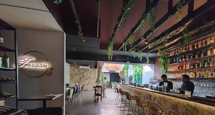 Spacious 5bedroom Petaling Jaya Landed Home at Seksyen 17, 18pax/Jaya1/Phileo/UM