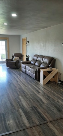 Living area. Pony Express Silverleaf Retreat