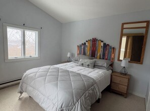 4 bedrooms, free WiFi, bed sheets