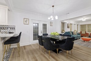 Dining - Habana Luxury Bungalow- Heated pool (Tampa)