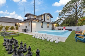 Outdoor pool, a heated pool - Habana Luxury Bungalow- Heated pool (Tampa)