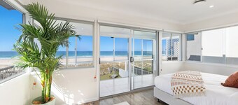 Seaside Serenity | Exclusive Beachfront Escape. Absolute Beachfront 4 BR Parking