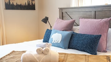 4 bedrooms, iron/ironing board, free WiFi, bed sheets