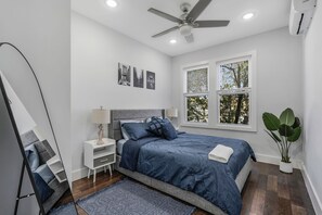 2 chambres, fer et planche à repasser, Wi-Fi, draps fournis