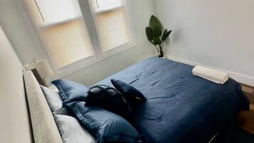 2 bedrooms, iron/ironing board, WiFi, bed sheets