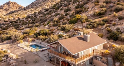 Salt Water Pool, Spa, Sauna, Piano, Cinema Room, Views, Walk To Pappy's