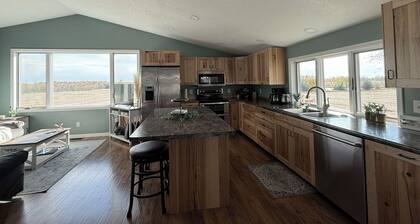 Country View Retreat - 3 bedroom, Private family-friendly home