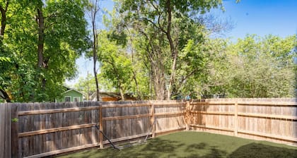 The Heritage Haus - Modern Cabin In Downtown San Antonio