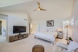 5 bedrooms, free WiFi - North Boulder 5BR/4BA retreat for 10: yard, AC, BBQ, Wi‑Fi, pet-friendly (Boulder)