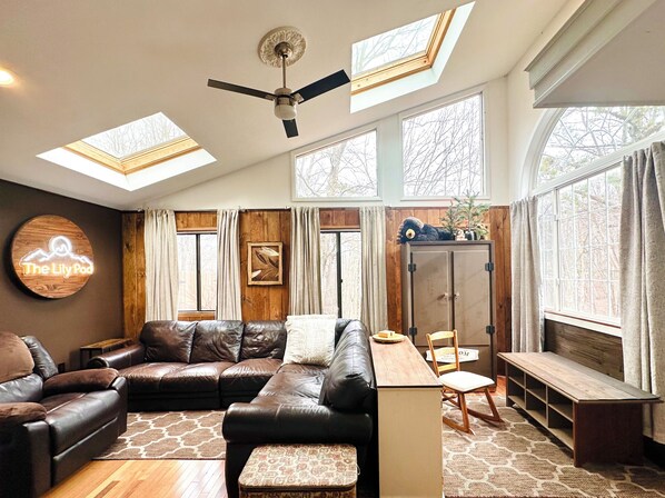 Smart TV, fireplace, video games