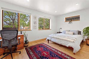 3 chambres, bureau, Wi-Fi, draps fournis